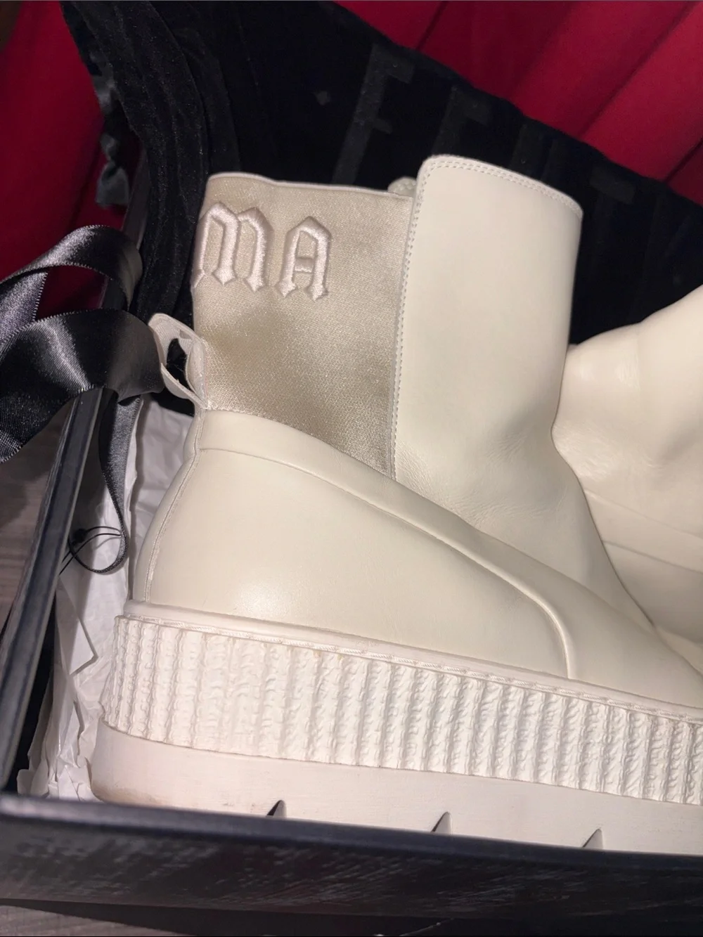 FENTY PUMA COLLAB Chelsea Sneaker Boot - Cream Color Men’s Size 10us (MINT)